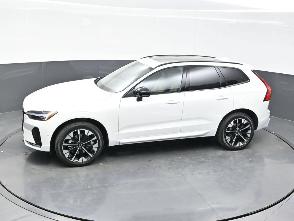 New 2026 Volvo XC60 B5 Plus w/ Climate Package AWD/4WD image 24
