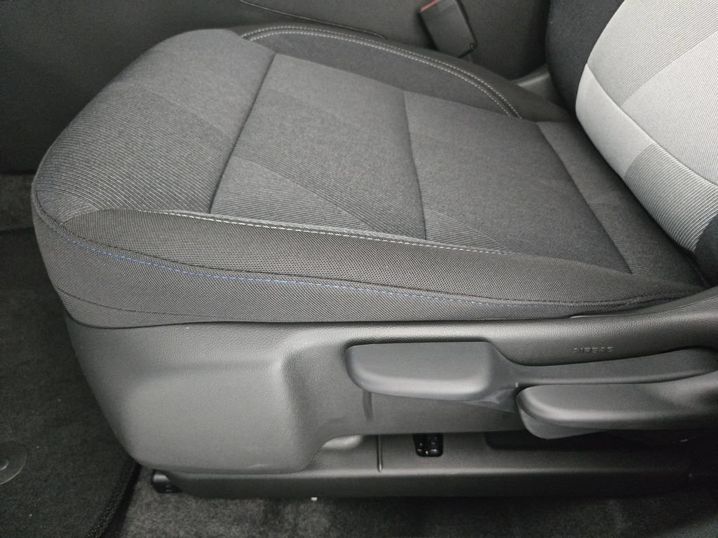 New 2026 Chevrolet Trax LS w/ LS Convenience Package FWD image 25