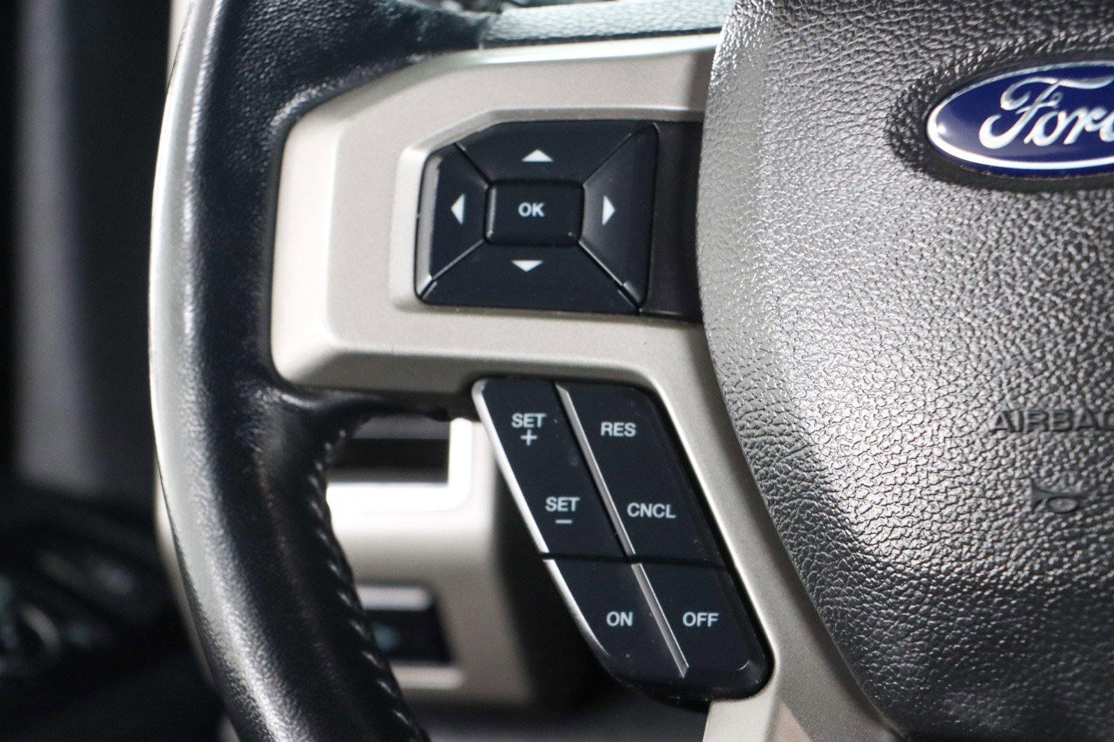 Used 2022 Ford F250 Lariat w/ Lariat Value Package image 14