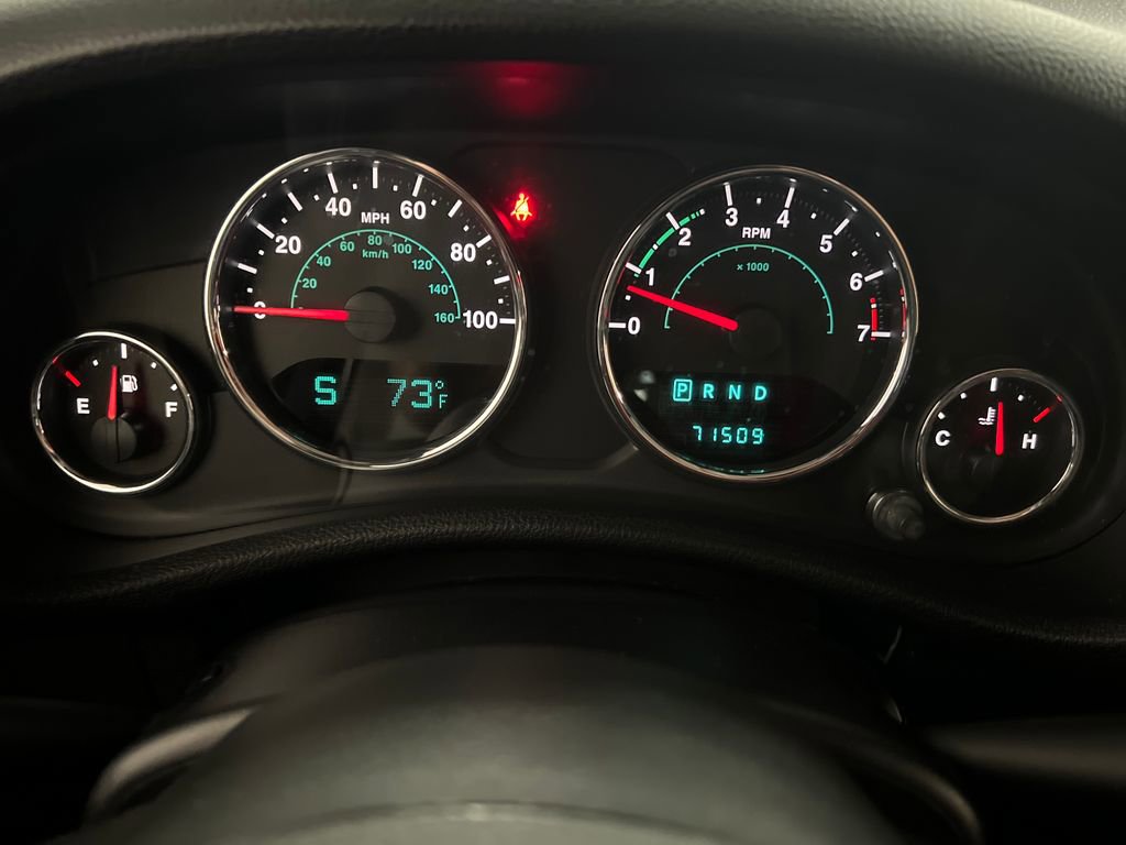 Used 2013 Jeep Wrangler Unlimited Sahara w/ Connectivity Group AWD/4WD image 17