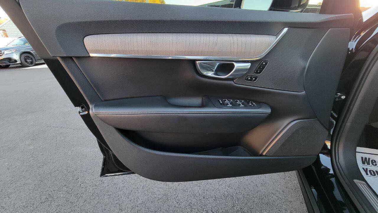 Used 2023 Volvo S90 B6 Plus AWD/4WD image 12