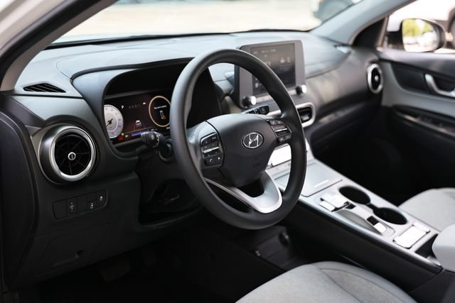 Used 2023 Hyundai Kona SE FWD image 19
