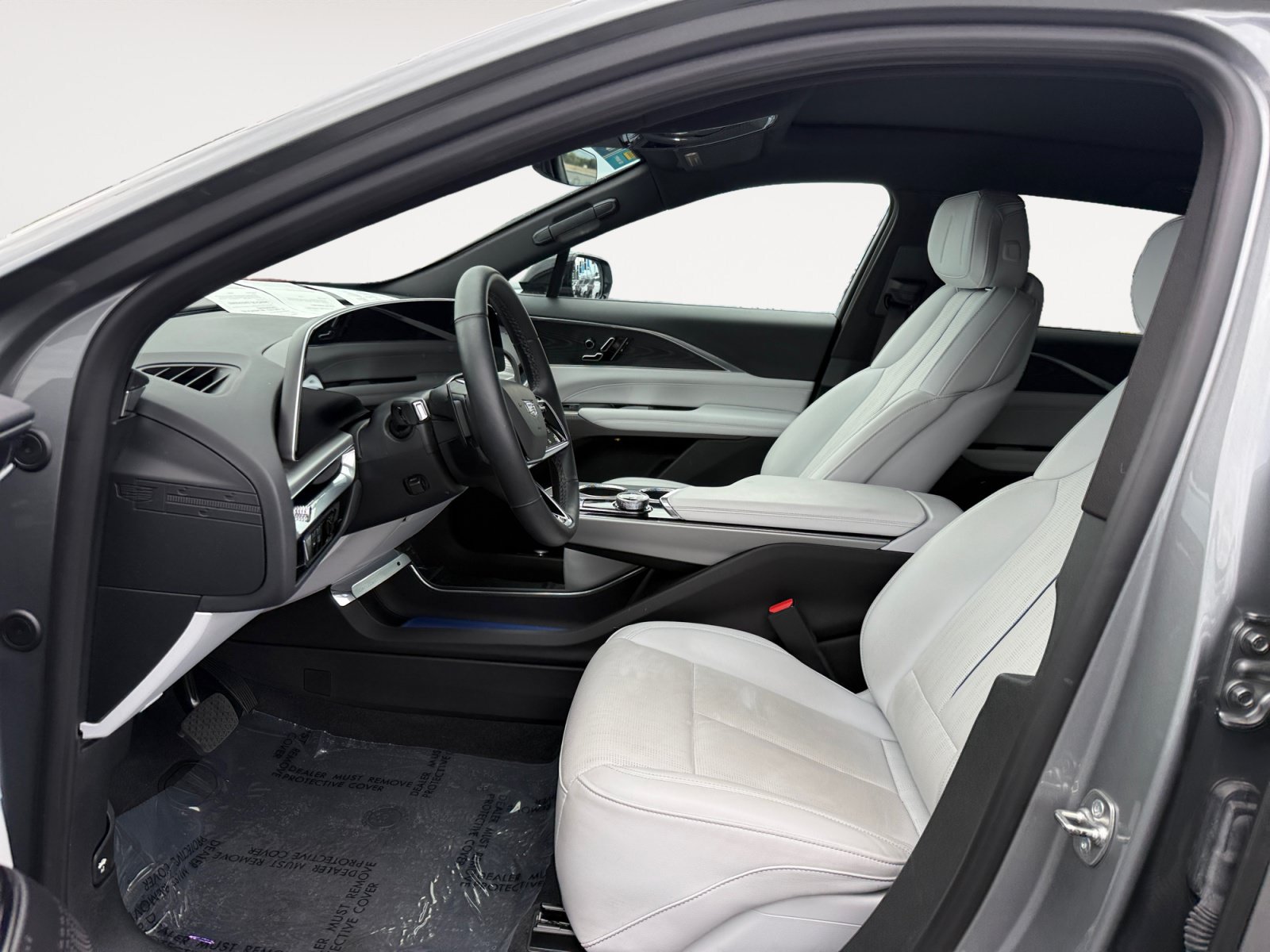 Used 2024 Cadillac Lyriq Sport AWD/4WD image 10