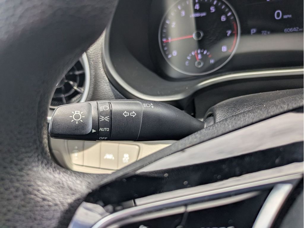 Used 2020 Kia Forte LXS FWD image 23