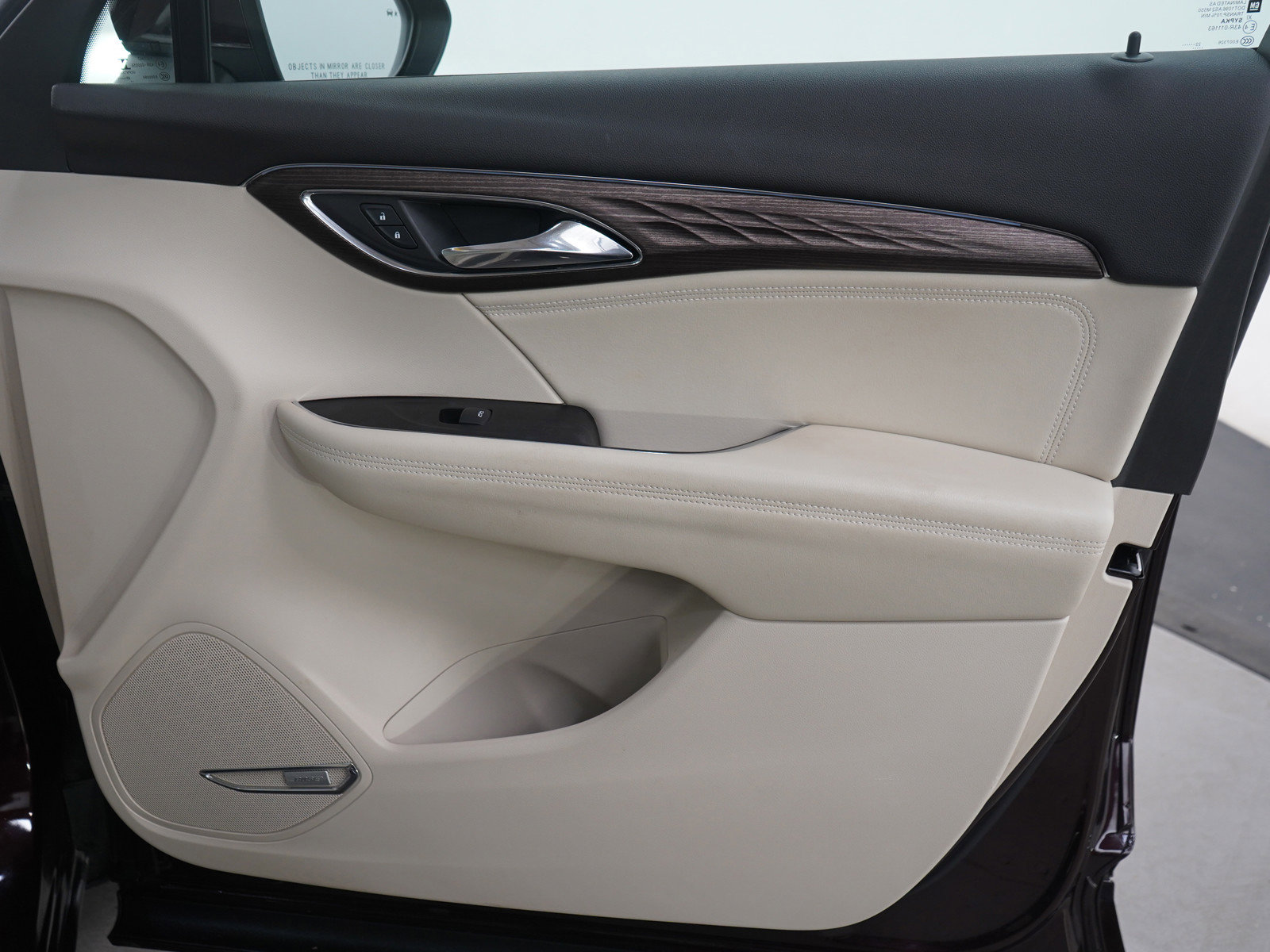 Used 2023 Buick Envision Avenir image 11