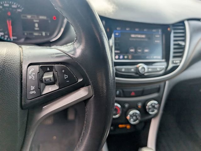 Used 2022 Chevrolet Trax LT w/ Driver Confidence Package AWD/4WD image 19