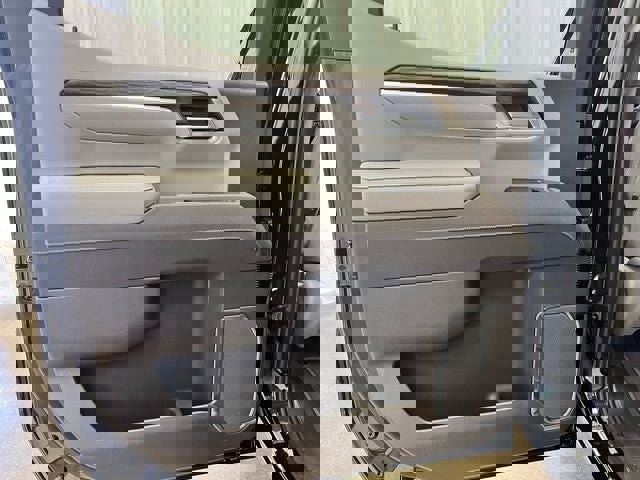 New 2026 GMC Sierra 1500 SLT w/ X31 Off-Road Package image 13