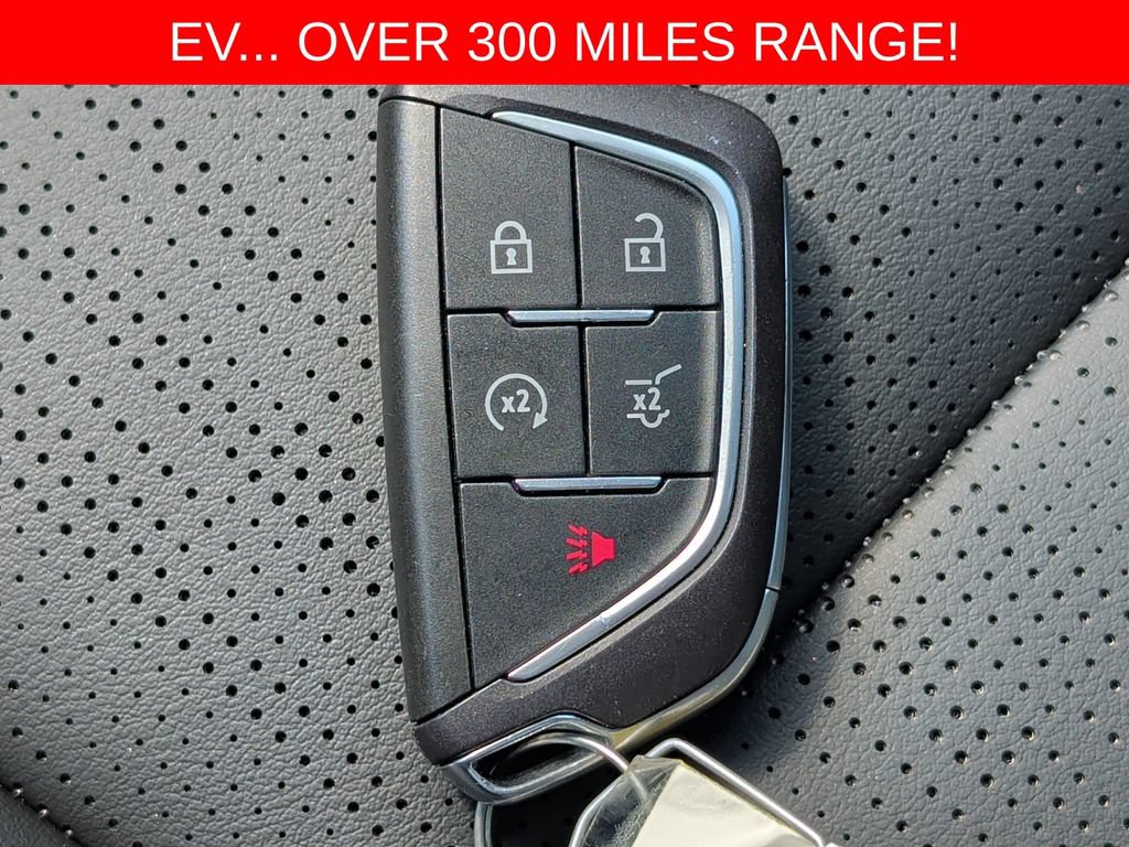Used 2024 Cadillac Lyriq Luxury w/ LPO, Floor Liner Package AWD/4WD image 39