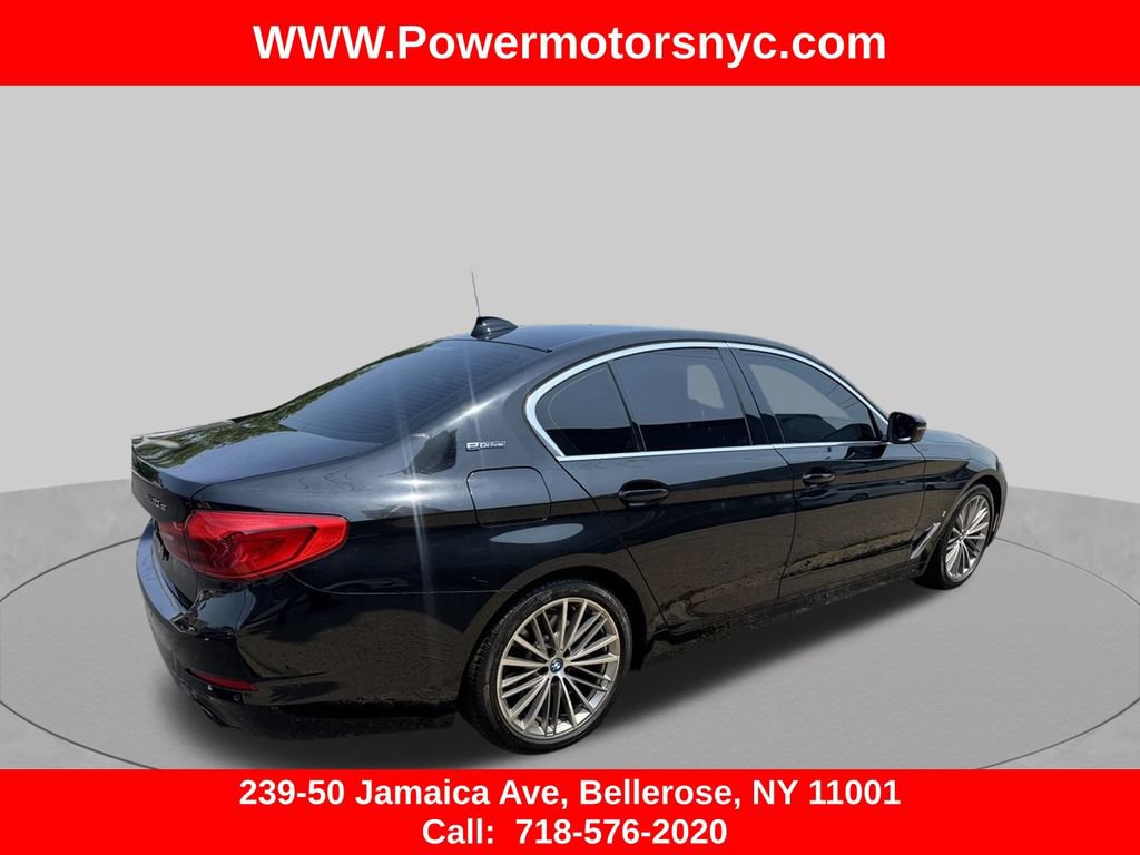 Used 2019 BMW 530e w/ Convenience Package RWD image 5