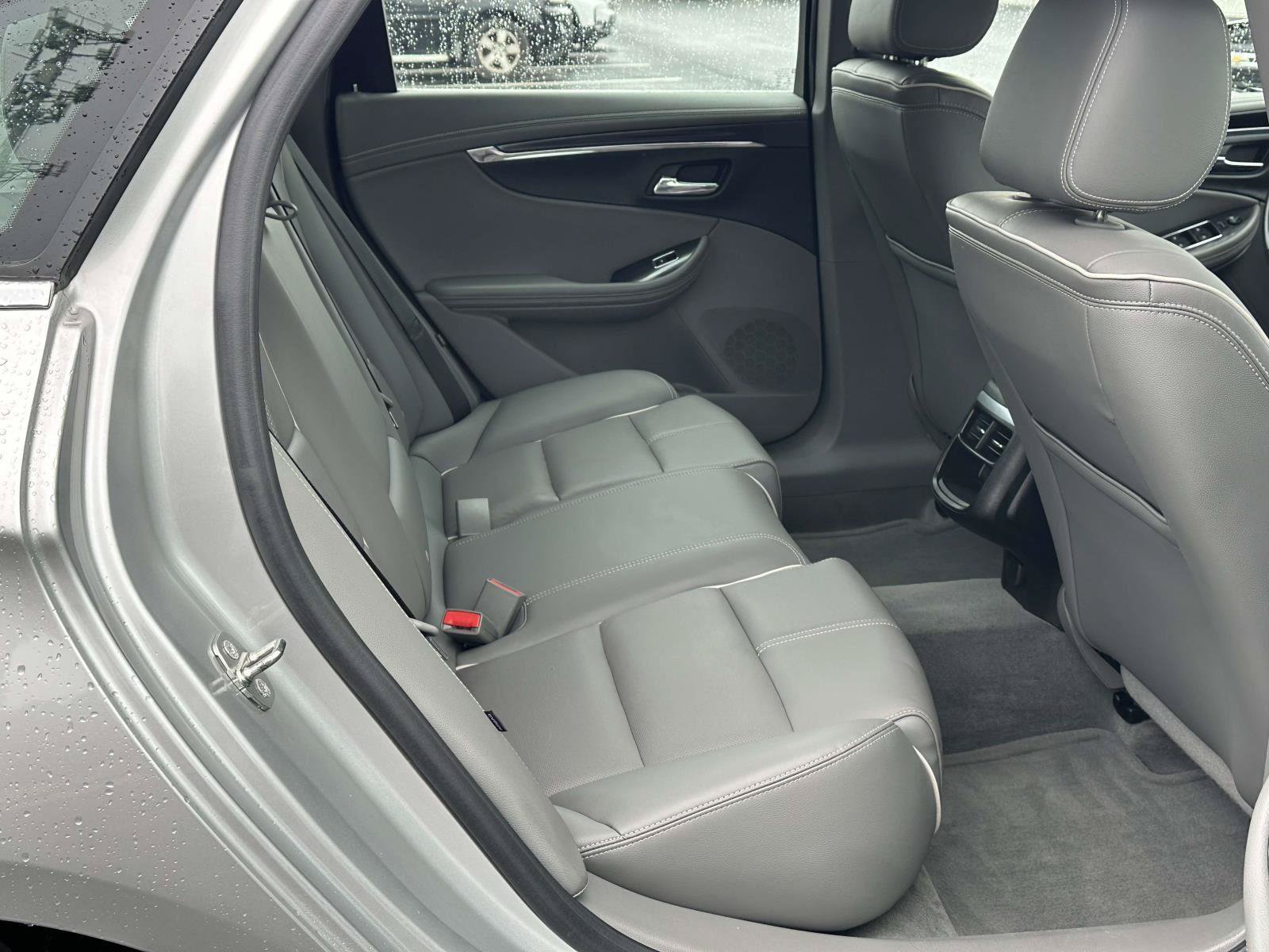 Used 2016 Chevrolet Impala LTZ FWD image 7