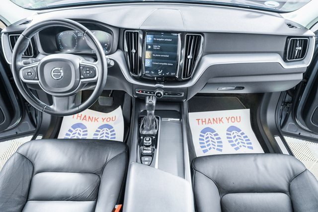 Used 2020 Volvo XC60 T6 Momentum image 18