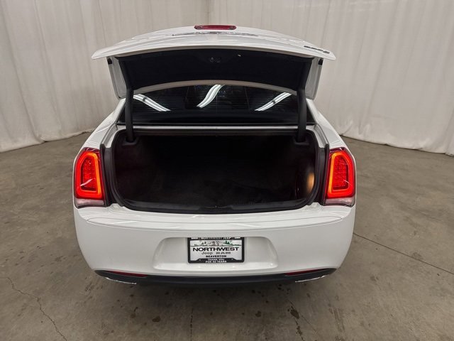 Used 2015 Chrysler 300 S image 30