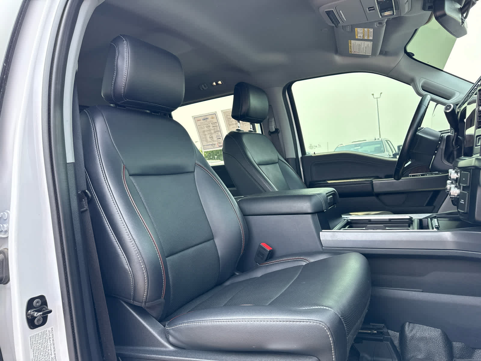 Used 2024 Ford F350 Lariat w/ FX4 Off-Road Package AWD/4WD image 23