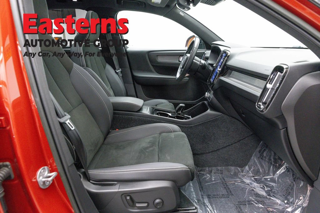 Used 2022 Volvo XC40 P8 Recharge Plus AWD/4WD image 23