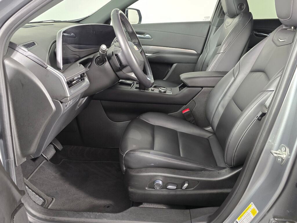 Used 2024 Cadillac XT4 Premium Luxury image 18