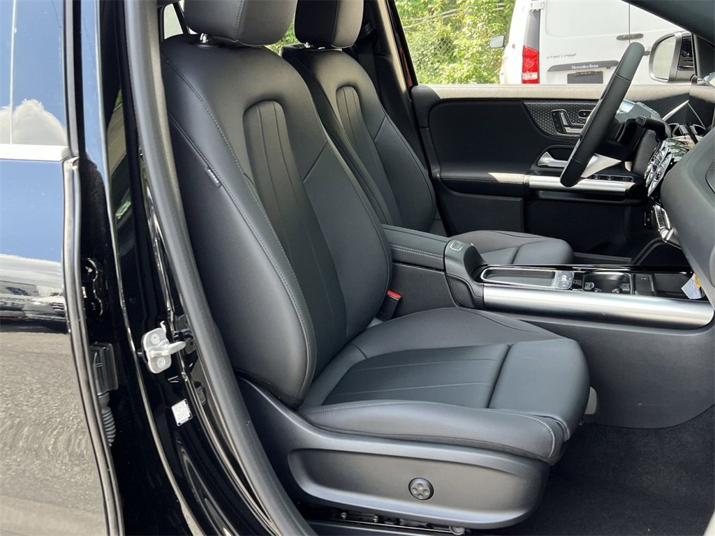 Certified 2025 Mercedes-Benz GLA 250 4MATIC image 26