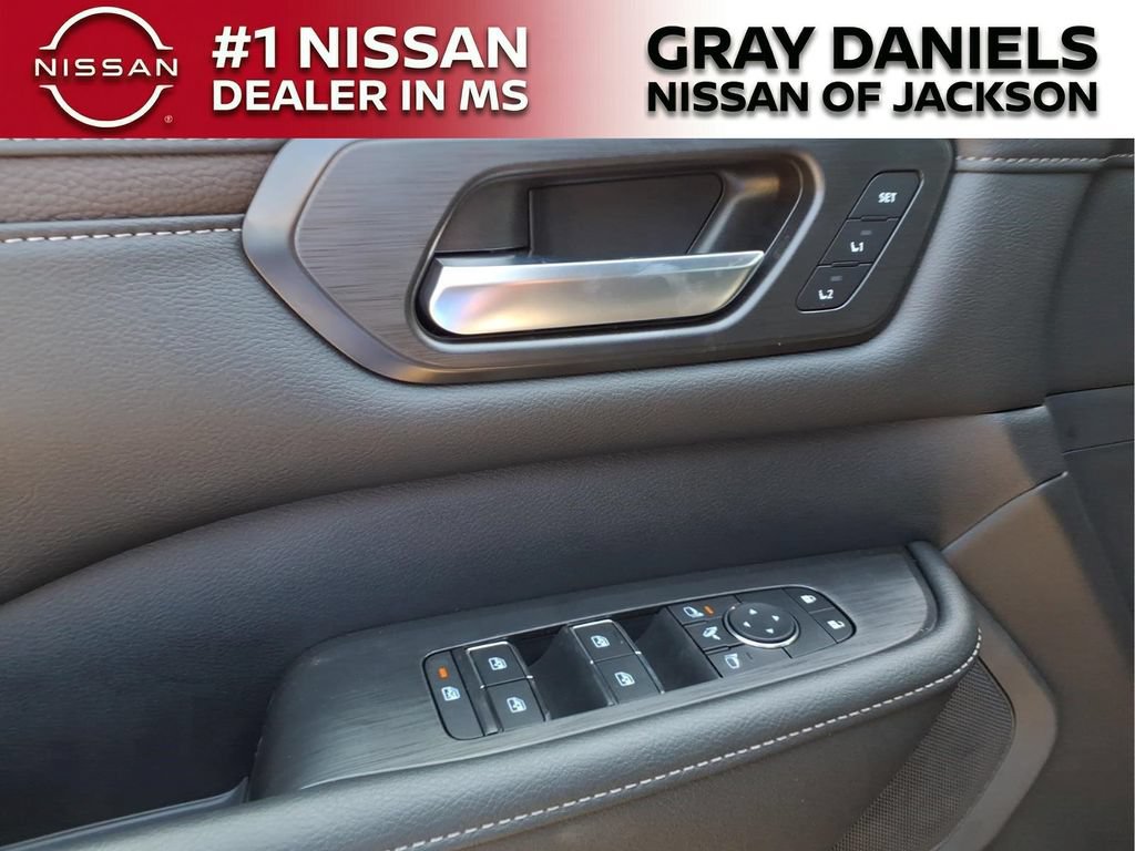 New 2026 Nissan Armada SL w/ Captain's Chari Seat Package AWD/4WD image 12