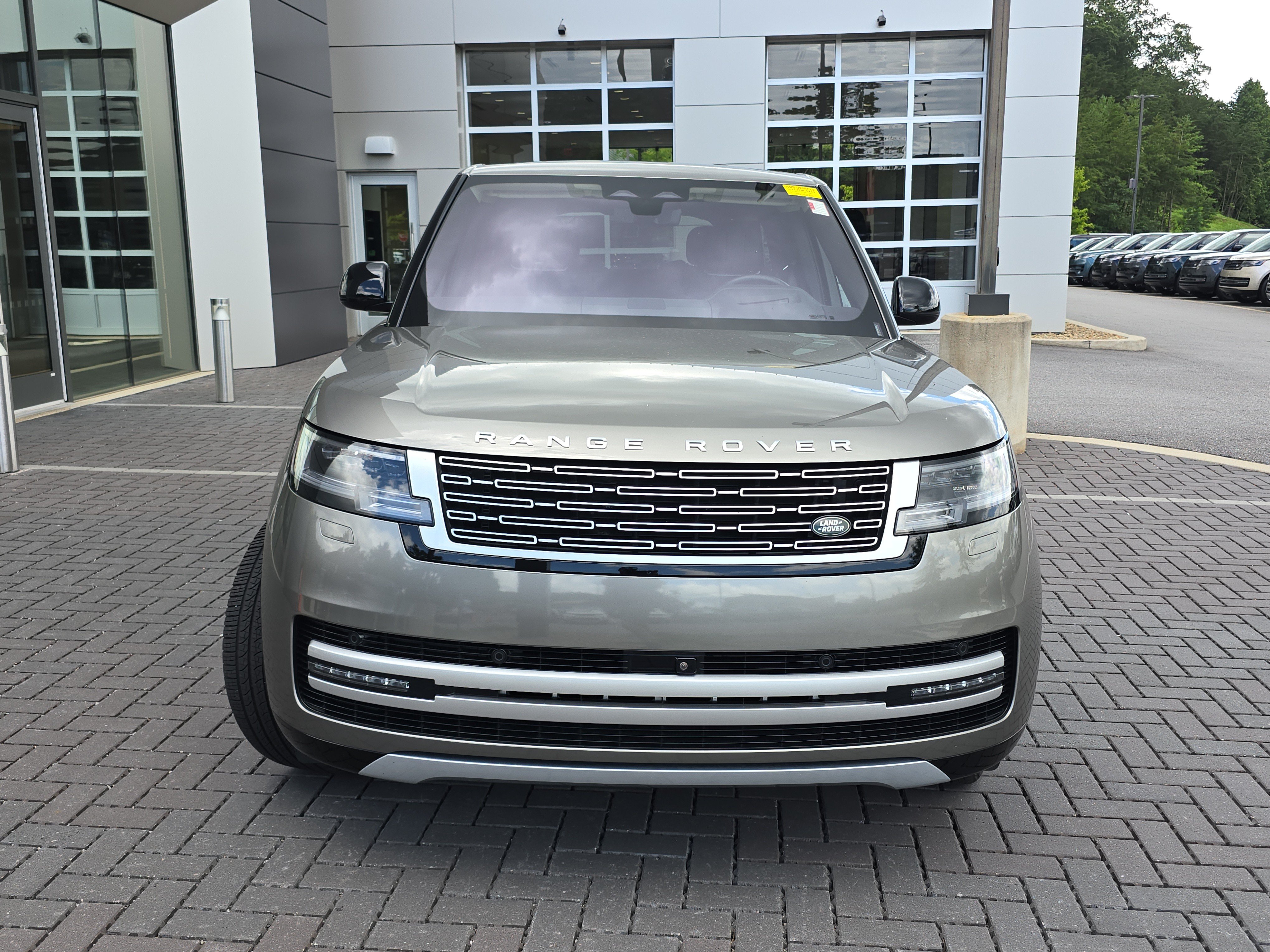 Certified 2023 Land Rover Range Rover Autobiography AWD/4WD image 2