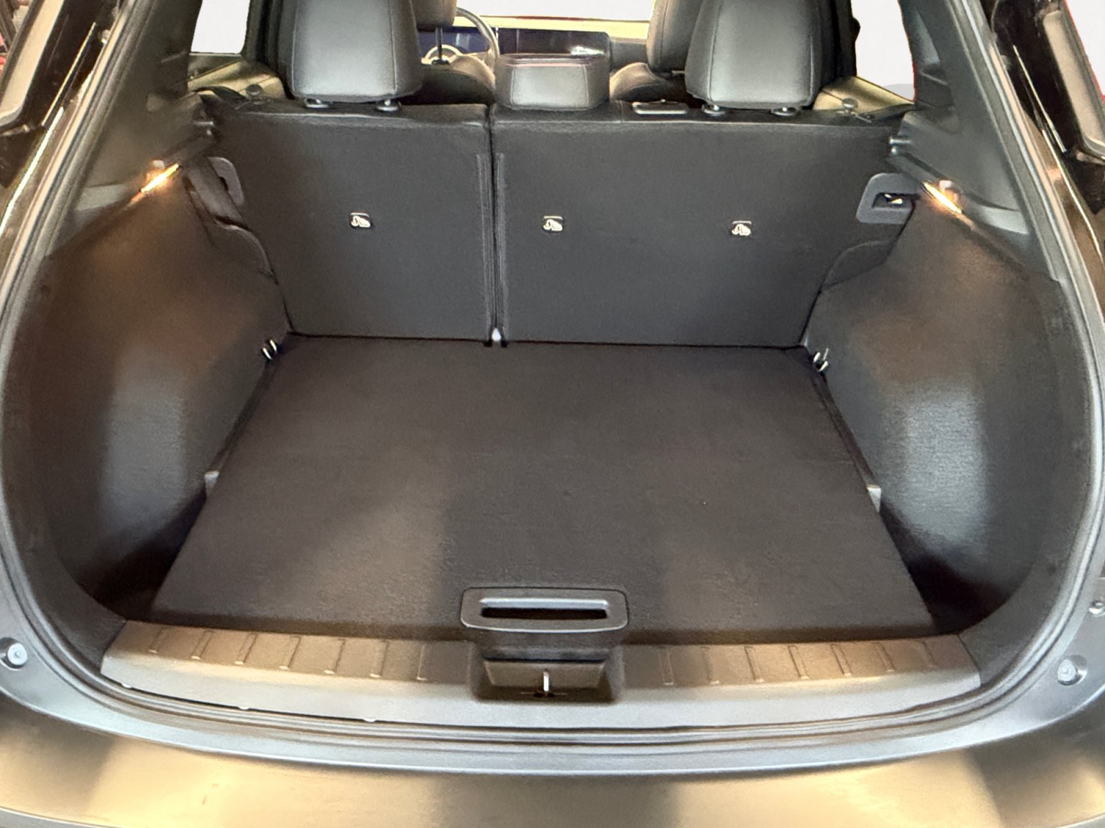 Used 2026 Nissan Kicks SR FWD image 13