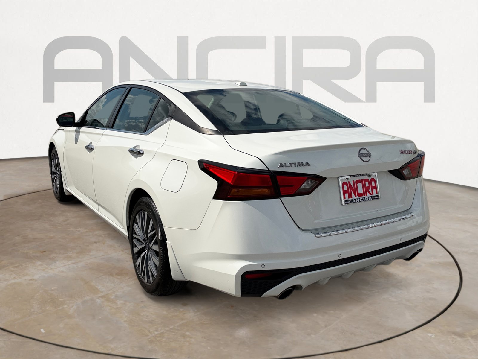 Used 2023 Nissan Altima 2.5 SV w/ SV Premium Package FWD image 9