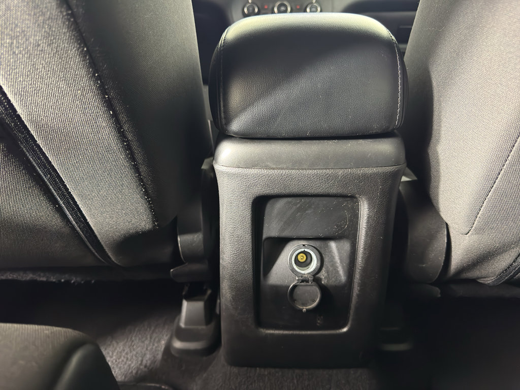 Used 2018 Dodge Journey SE image 30