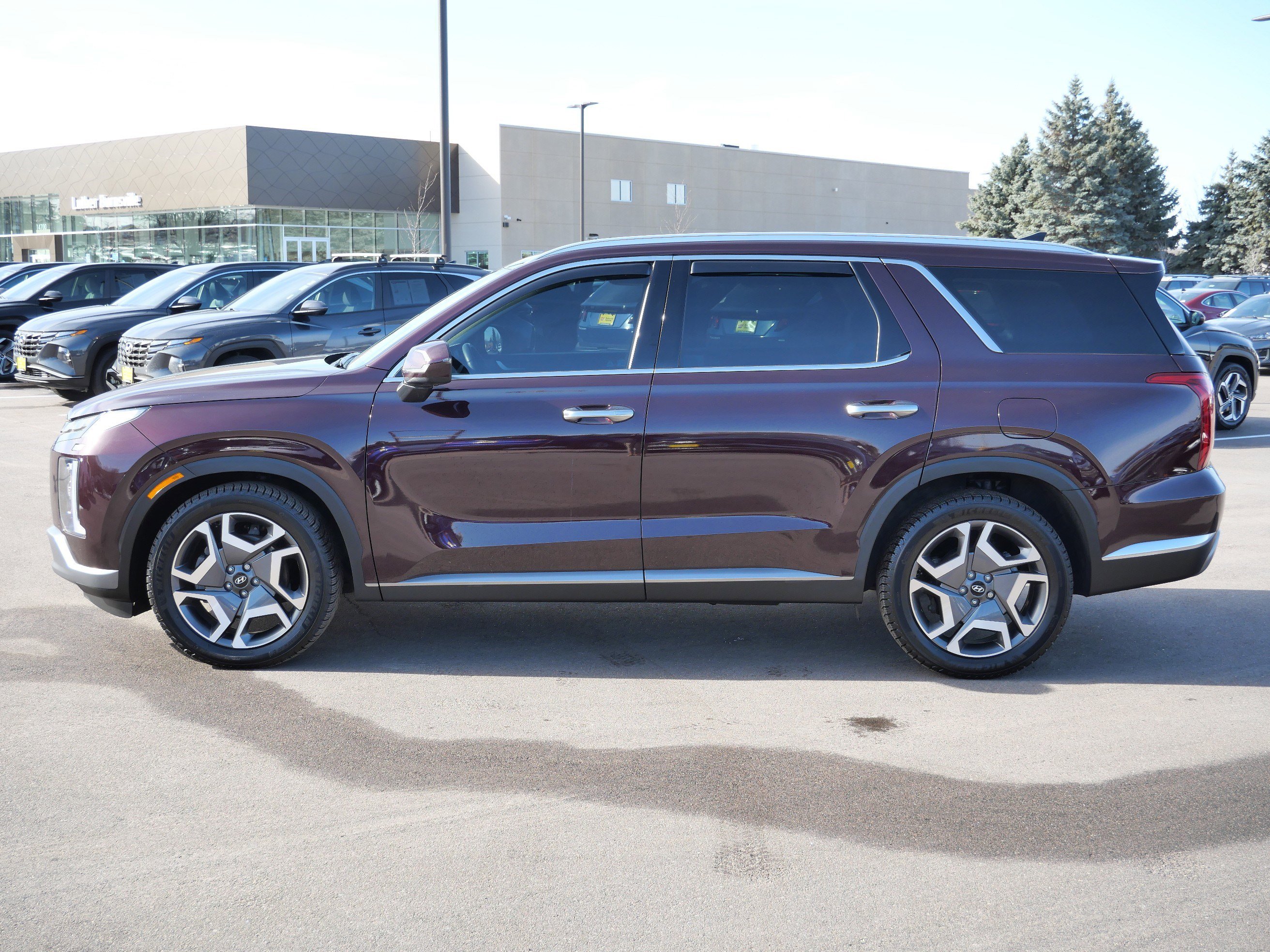 Used 2024 Hyundai Palisade Limited AWD/4WD image 4