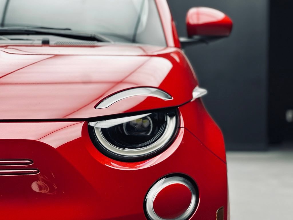 Used 2024 FIAT 500 e (RED) FWD image 9