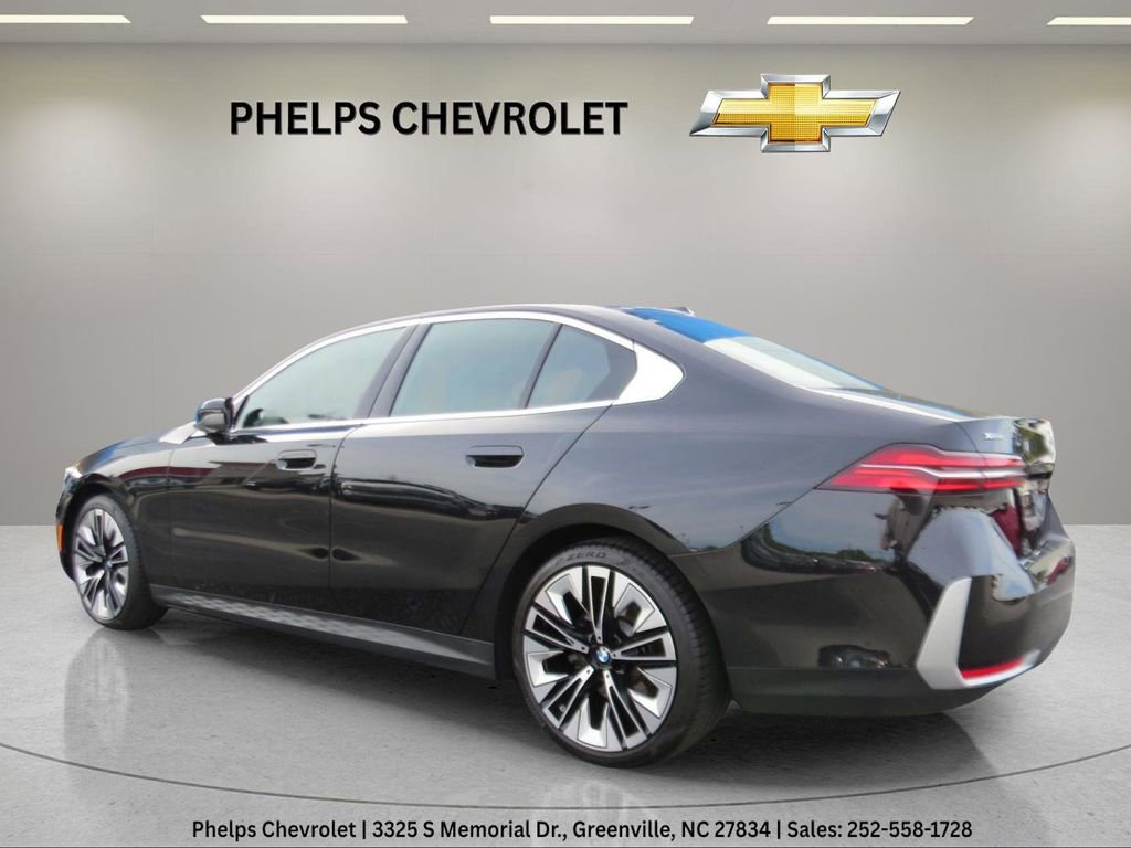 Used 2025 BMW 530i xDrive AWD/4WD image 6