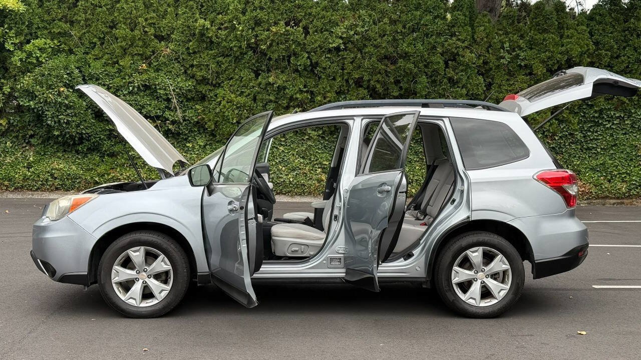 Used 2014 Subaru Forester 2.5i Premium w/ All-Weather Package AWD/4WD image 4