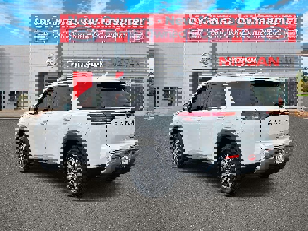 Certified 2024 Nissan Pathfinder SL w/ Lighting Package (N92) image 6