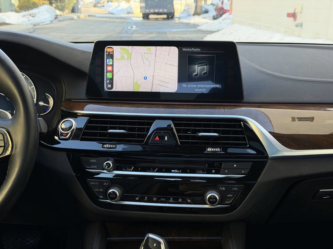 Used 2018 BMW 540i xDrive image 29