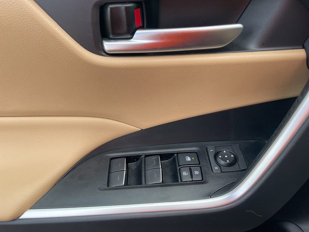 Used 2025 Toyota RAV4 XLE Premium FWD image 18