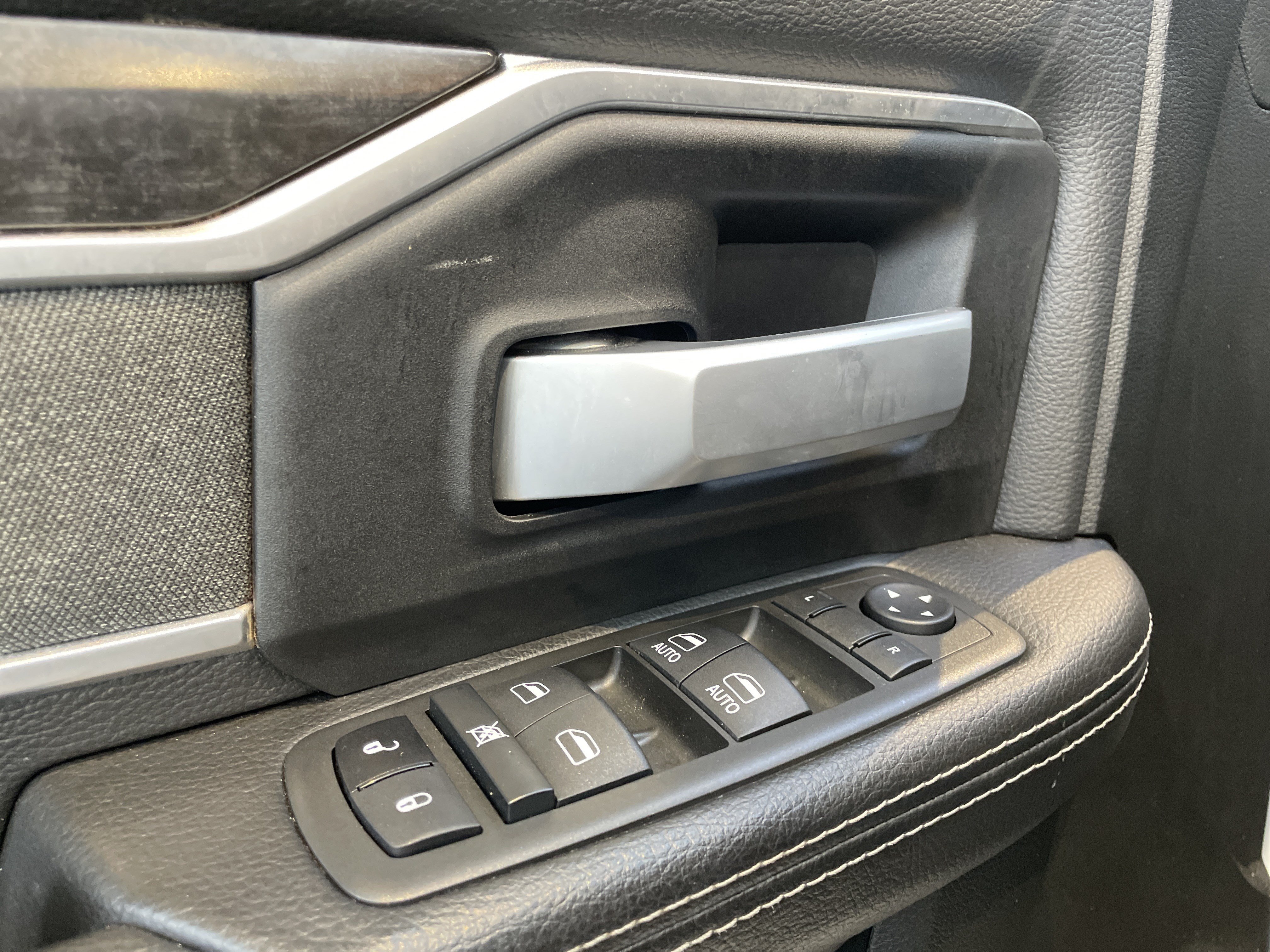 Used 2022 RAM 2500 Big Horn w/ Level C Equiment Group AWD/4WD image 18