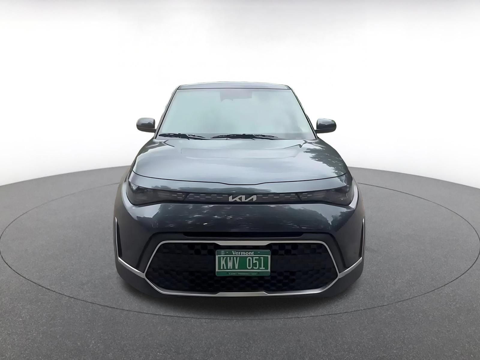 Used 2025 Kia Soul LX w/ LX Technology Package FWD image 4