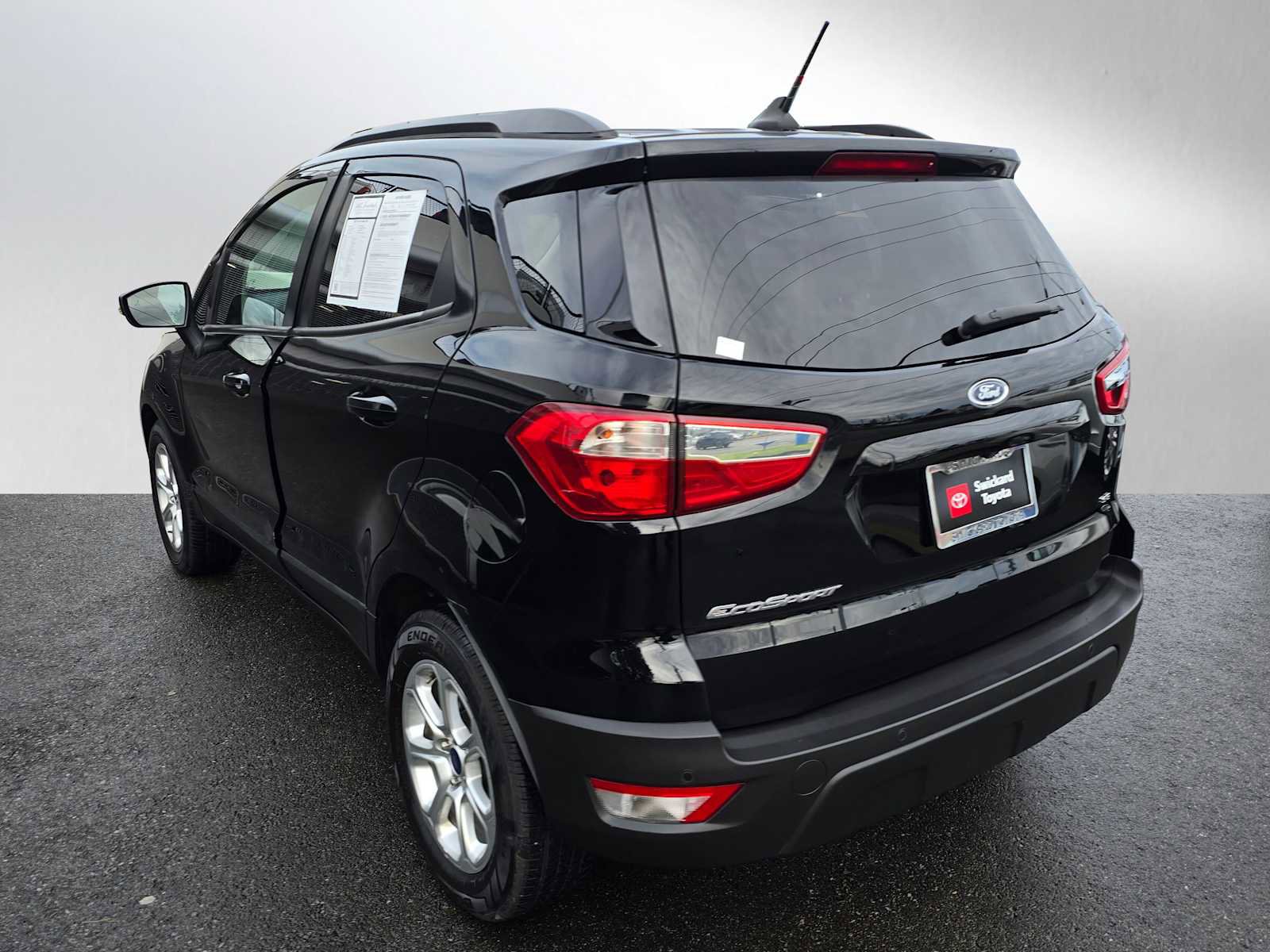 Used 2021 Ford EcoSport SE w/ SE Convenience Package image 5