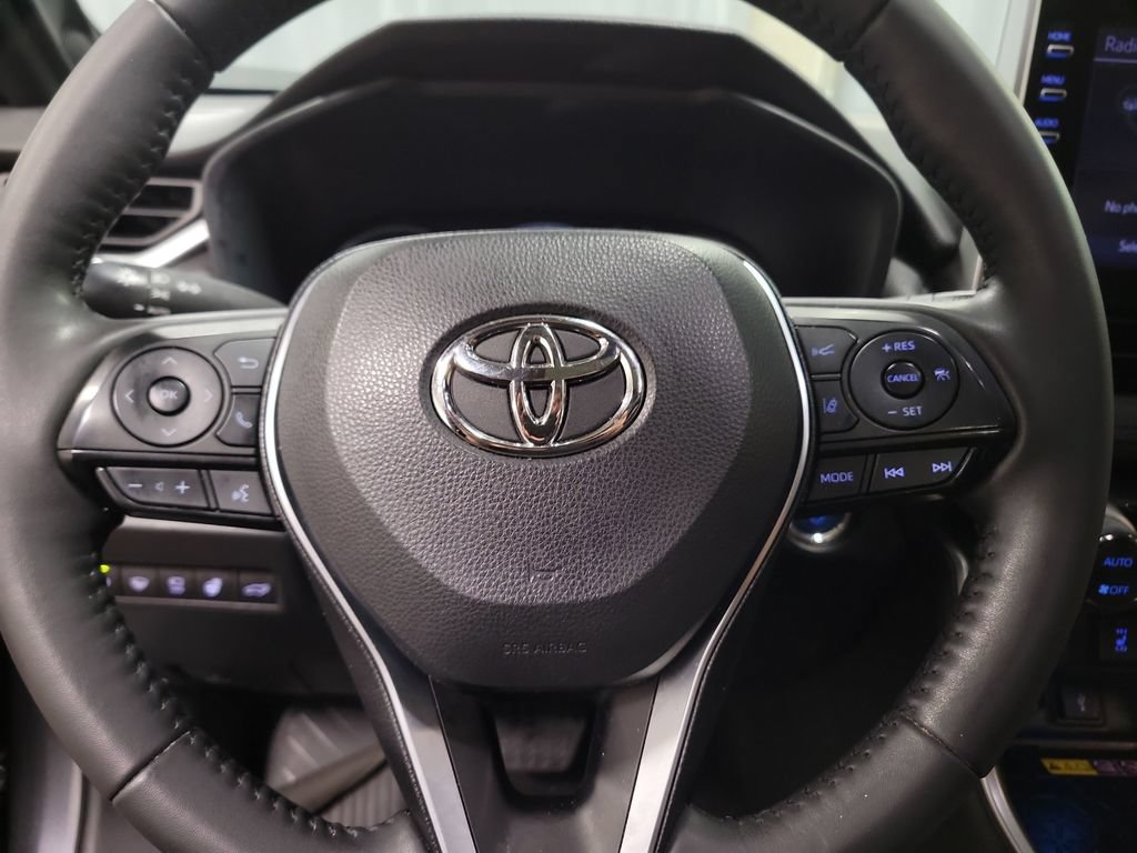 Used 2022 Toyota RAV4 XSE AWD/4WD image 23