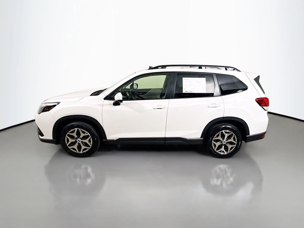 Used 2022 Subaru Forester Premium image 4