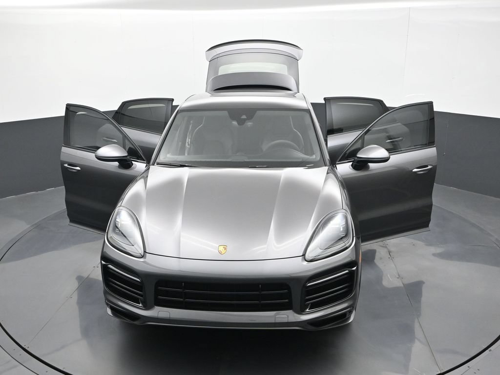 Certified 2023 Porsche Cayenne GTS AWD/4WD image 31