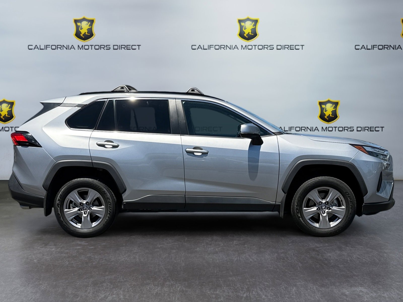 Used 2022 Toyota RAV4 XLE image 6