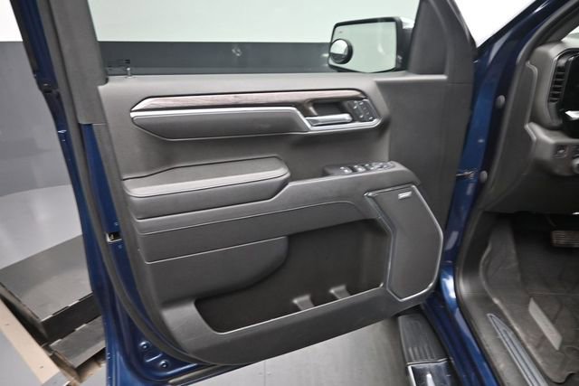 Used 2023 Chevrolet Silverado 1500 LTZ w/ LTZ Convenience Package II AWD/4WD image 12