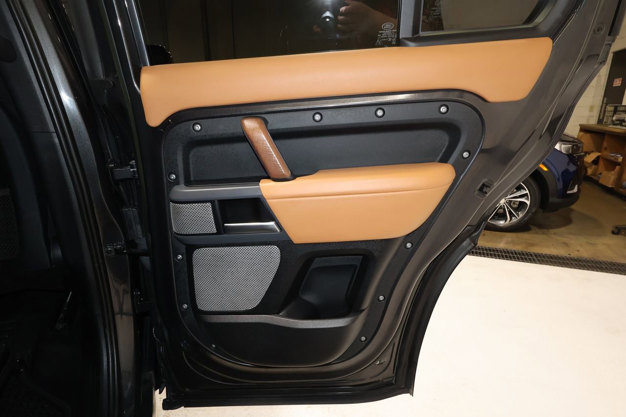 Used 2023 Land Rover Defender 130 X image 20