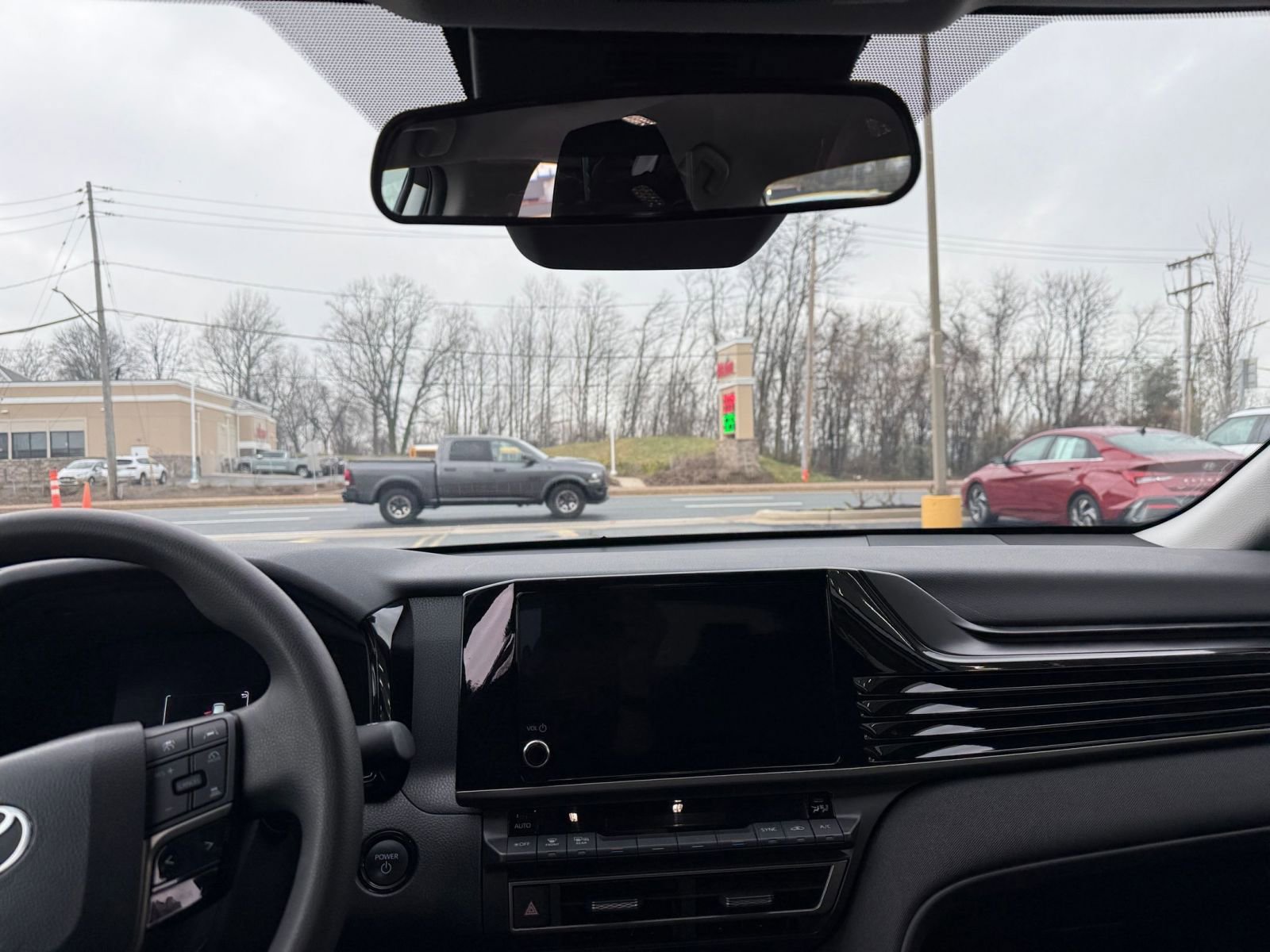 Used 2025 Toyota Camry LE image 17