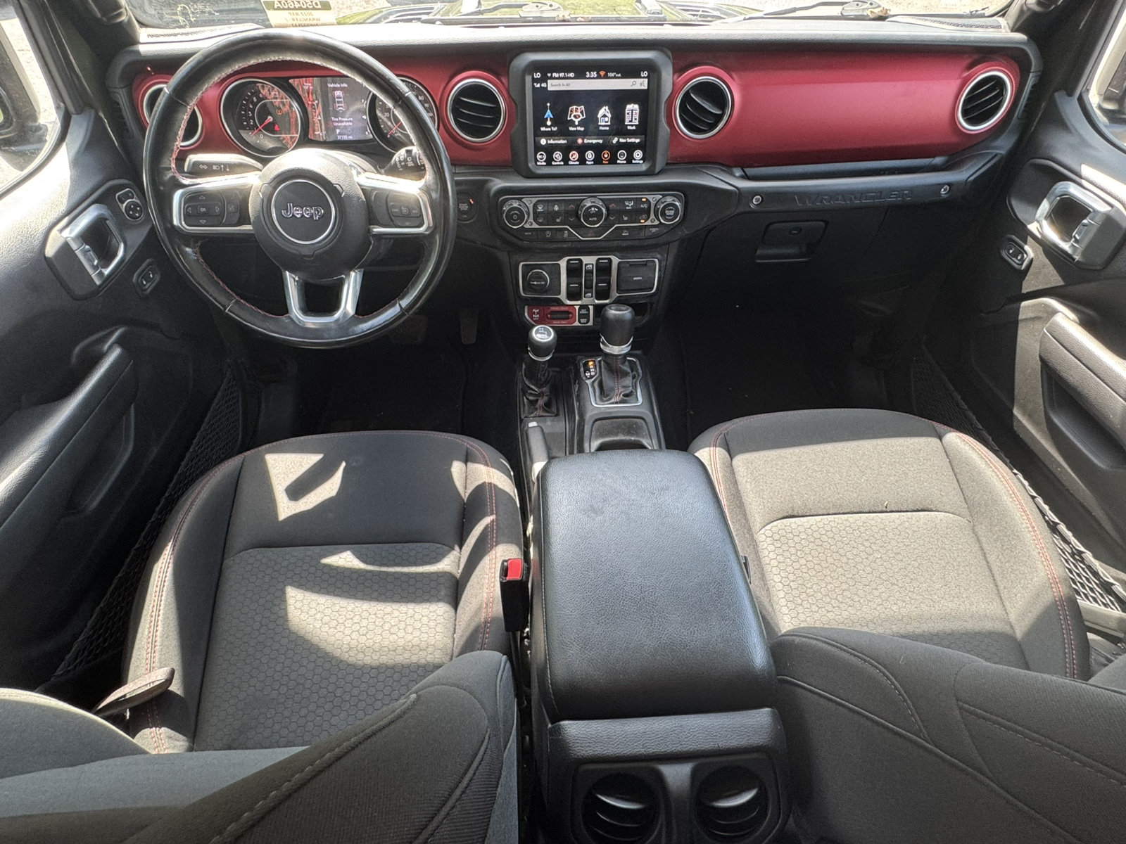 Used 2022 Jeep Wrangler Unlimited Rubicon AWD/4WD image 24