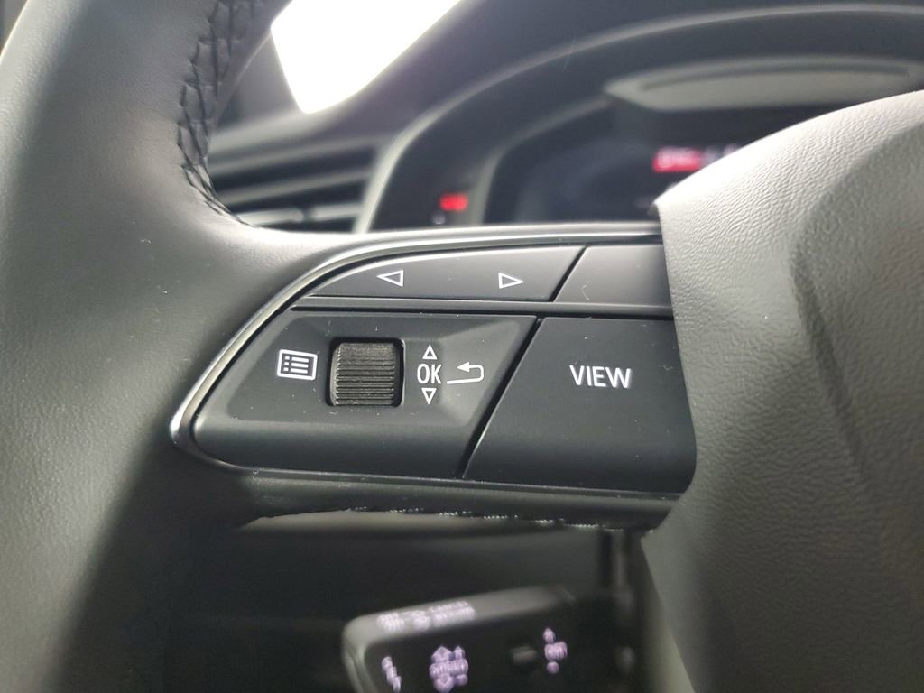 Used 2023 Audi Q8 Premium Plus image 25