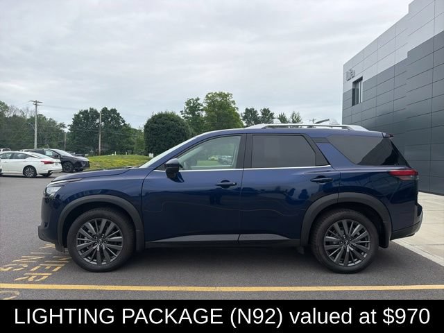 Certified 2025 Nissan Pathfinder SL w/ SL Premium Package AWD/4WD image 4