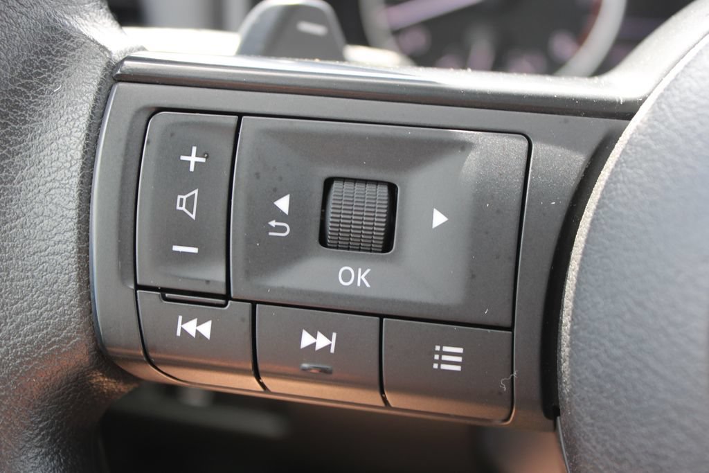Used 2024 Nissan Rogue SV AWD/4WD image 36