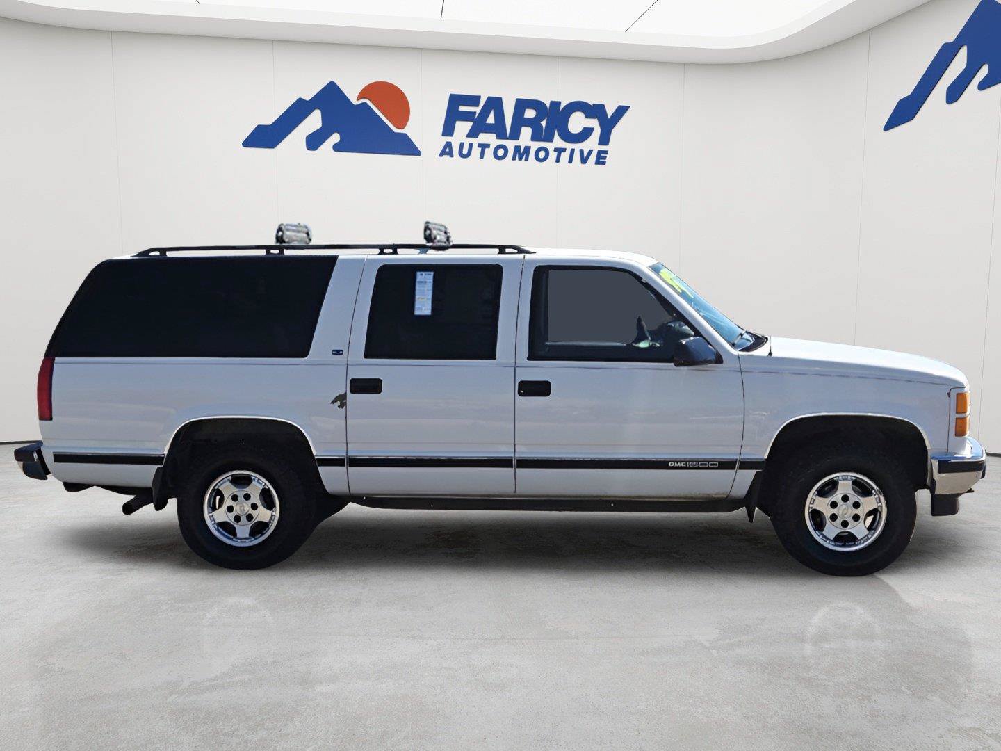 Used 1999 GMC Suburban 4WD w/ Marketing Opt Pkg 2 image 4