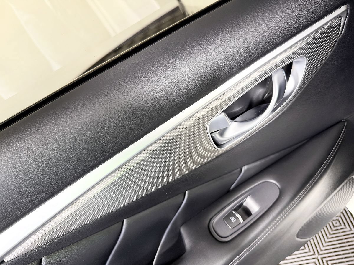 Used 2015 INFINITI Q50 w/ Navigation Package RWD image 36