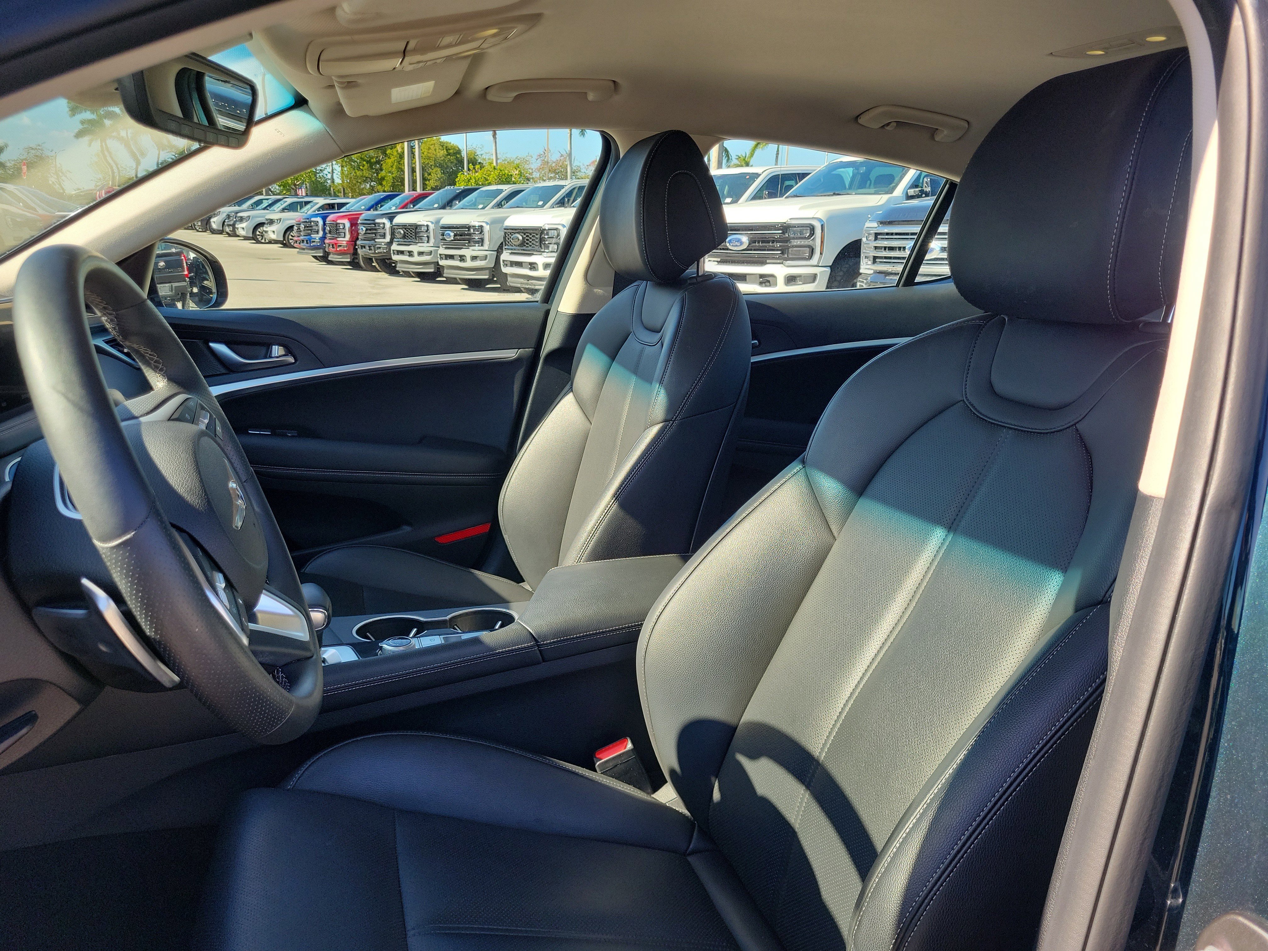 Used 2023 Genesis G70 2.0T image 12