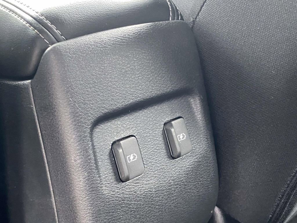 Used 2024 Nissan Kicks SV image 11